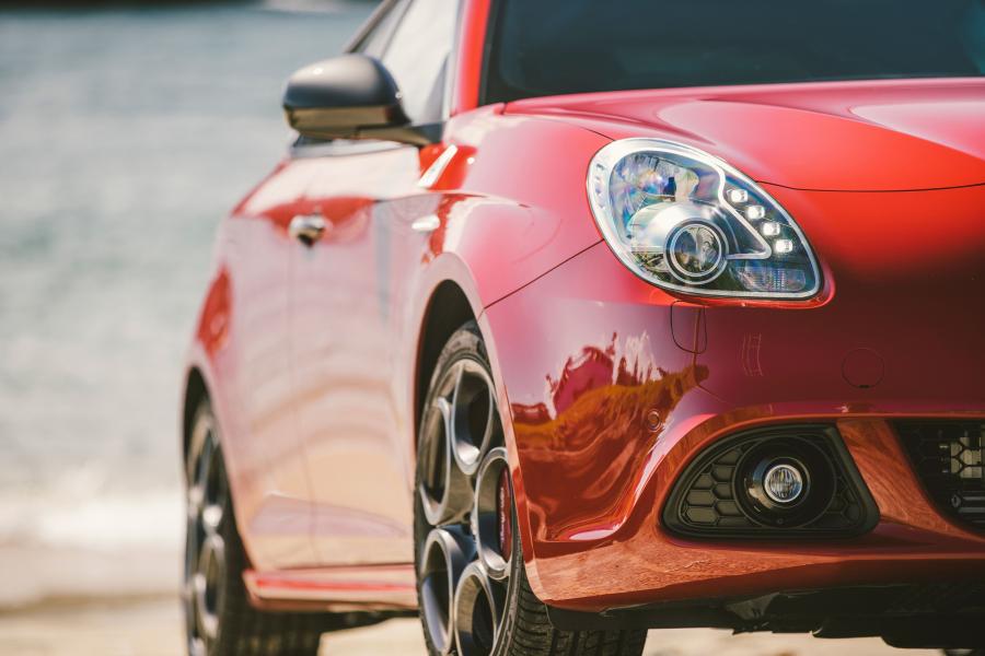 Детали экстерьера Alfa Romeo Giulietta Quadrifoglio Verde (940) 2015 года  (AU) (фото 2 из 24)